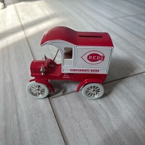 2 vintage Cincinnati reds coin banks